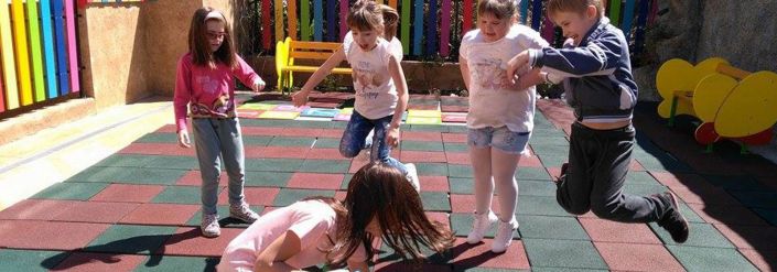 Ваканция, ура! Смях, игри и настроение!